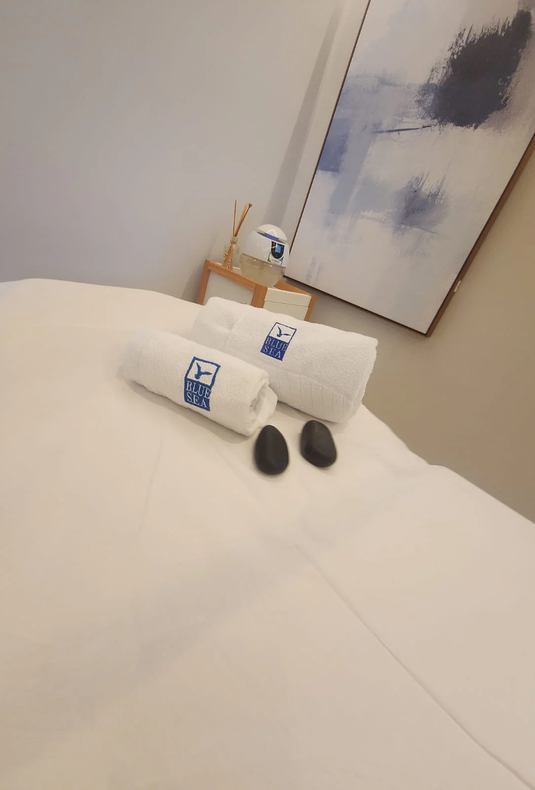 óleos essenciais e equipamentos utilizados nos tratamentos da Delicatta Estética e Spa em Itapema SC