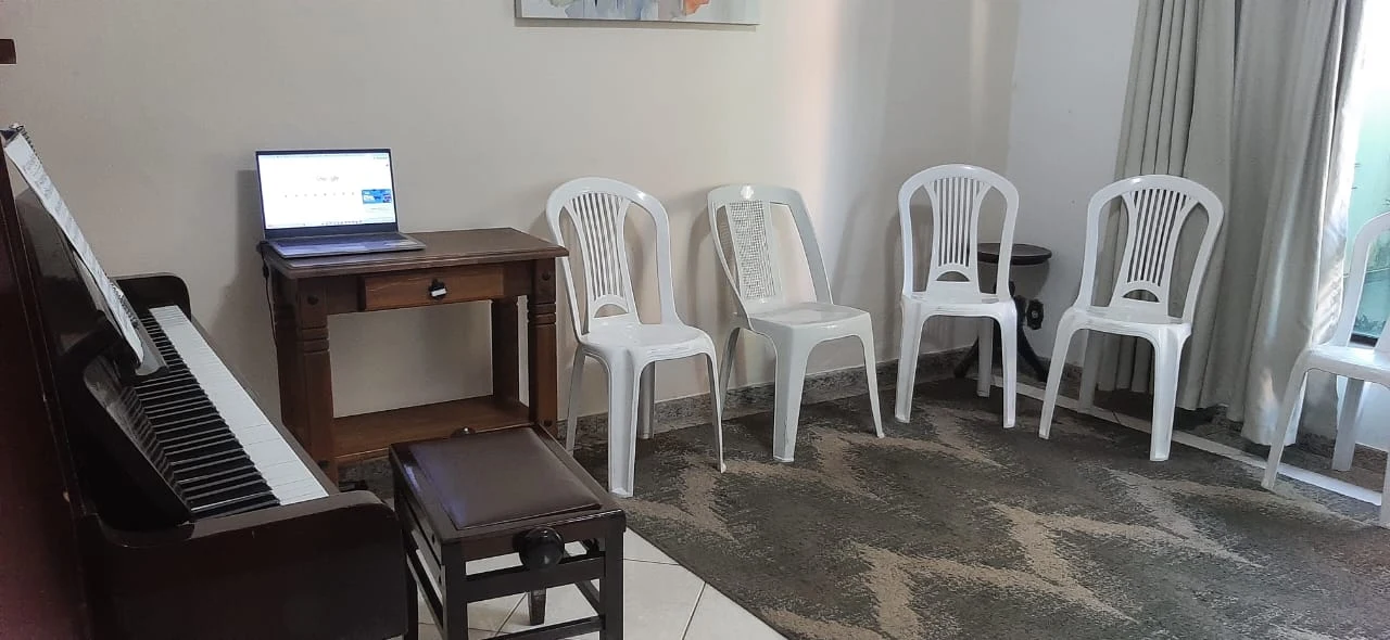 Sala de aula de canto e piano em Sorocaba